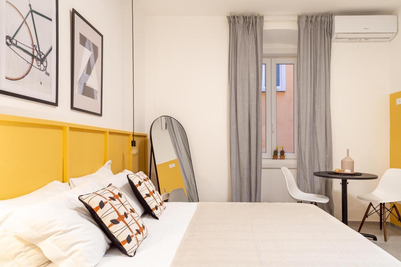 Tiny Cozy Studio In The City Center Trieste Bagian luar foto